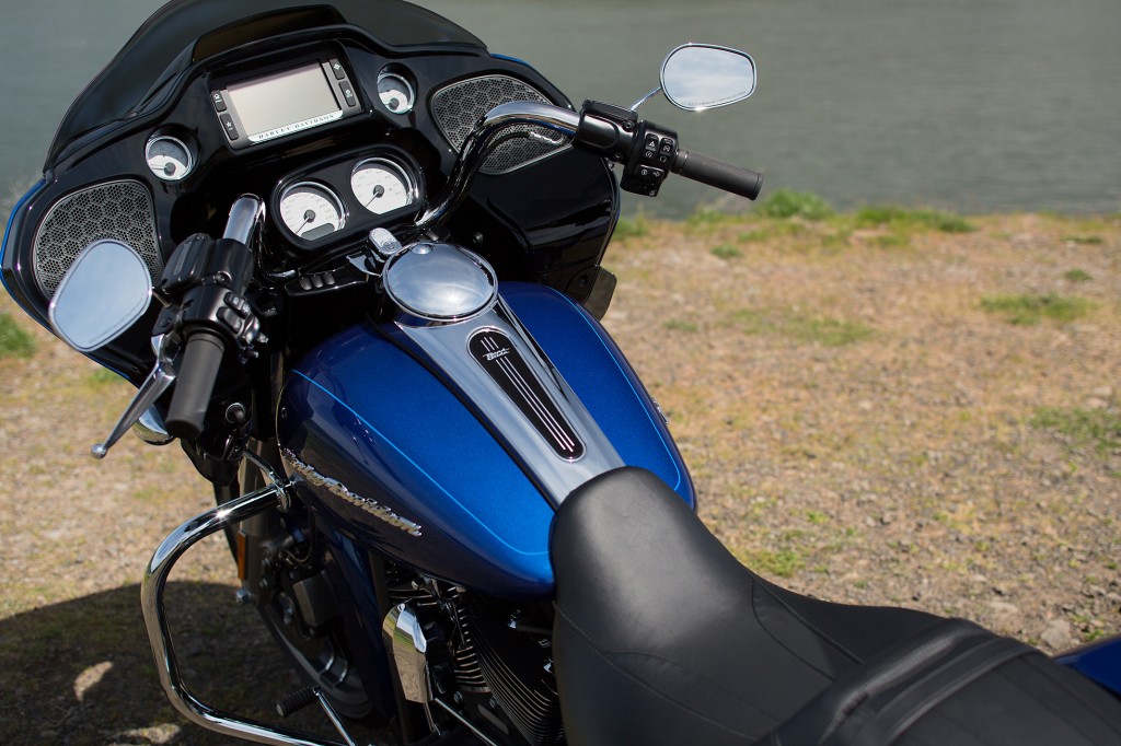 16-hd-road-glide-special-5-large@x2